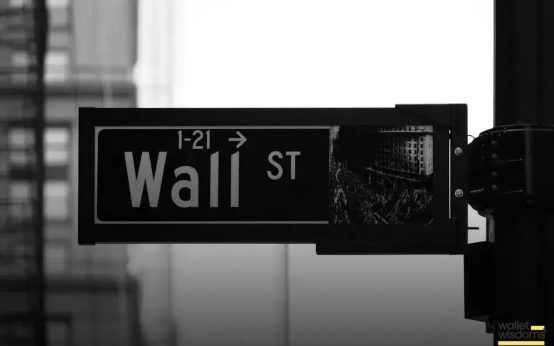 How Online Banks Compare to Traditional Banks: Must-Know Insights